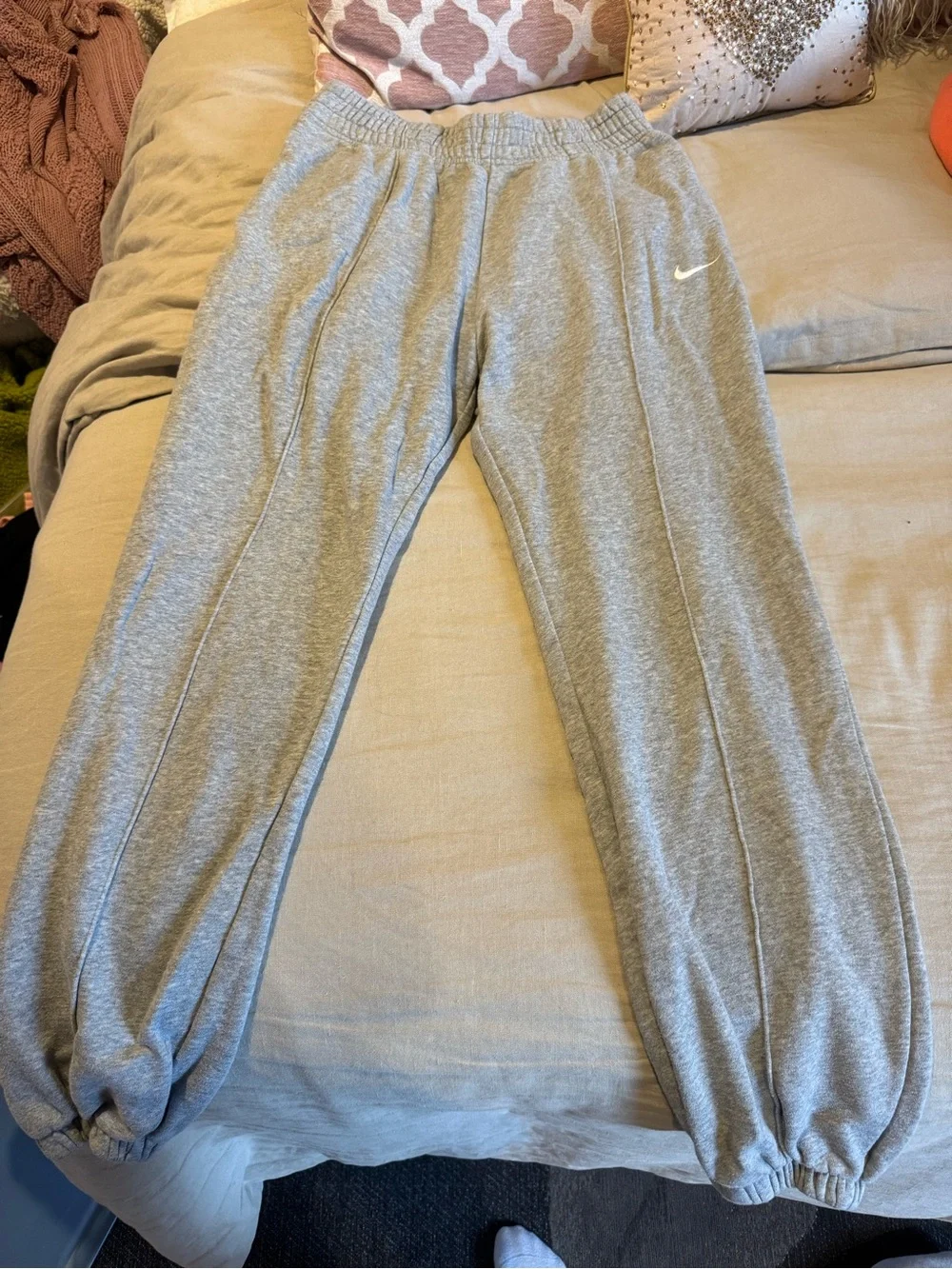 Nike women’s Gray Sweatpant Joggers with White Swoosh size small